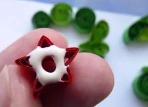 Carte poștală cu mâinile lor de la Quilling