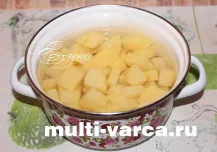 Pulpe de pui cu cartofi in multivarka Pulpe de pui cu cartofi in multivarka