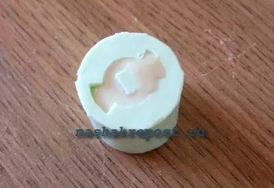 Materiale plastice cu mâinile lor Materiale plastice cu mâinile lor