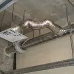Cablarea în garaj cu mâinile