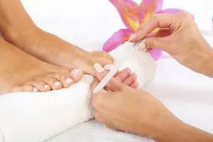 Pentru a trata o unghie incarnata acasă Pentru a trata o unghie incarnata acasă