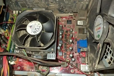 Ce un condensator de pe placa