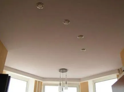 Plafoane întinse sunt frumoase