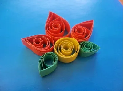 Carte poștală cu mâinile lor de la Quilling