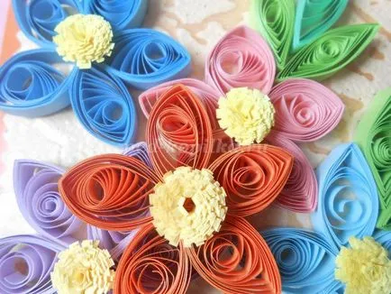 Carte poștală cu mâinile lor de la Quilling Carte poștală cu mâinile lor de la Quilling