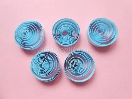 Carte poștală cu mâinile lor de la Quilling Carte poștală cu mâinile lor de la Quilling