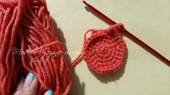 Cum să tricot pălării cu cârlig urechi - croșetat modnoe vyazanie