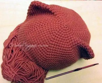 Cum să tricot pălării cu cârlig urechi - croșetat modnoe vyazanie