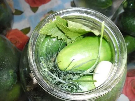 Cât de aproape castraveți delicioase crocante în mama de iarnă a tuturor tranzacțiilor (închiderea castraveți în timpul iernii) Cât de aproape castraveți delicioase crocante în mama de iarnă a tuturor tranzacțiilor