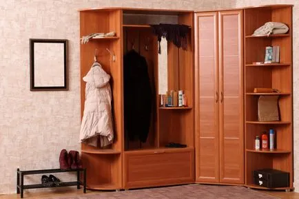 Mobilier hol cu mâinile lor Mobilier hol cu mâinile lor