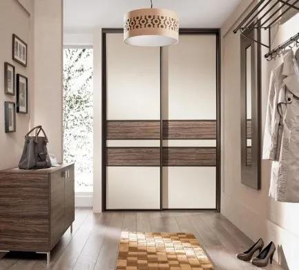Mobilier hol cu mâinile lor Mobilier hol cu mâinile lor