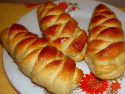 Cum să-și încheie un cârnat în aluat