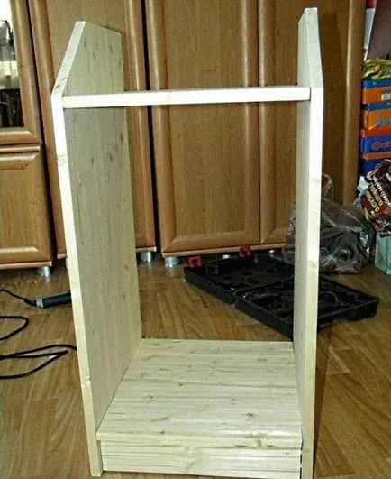 Mobilier hol cu ​​mâinile lor
