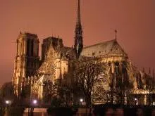 Cum pot fi Notre Dame Cum pot fi Notre Dame