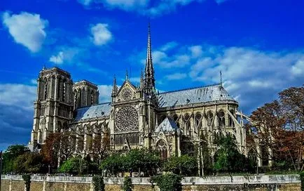 Cum pot fi Notre Dame Cum pot fi Notre Dame