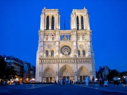 Cum pot fi Notre Dame Cum pot fi Notre Dame