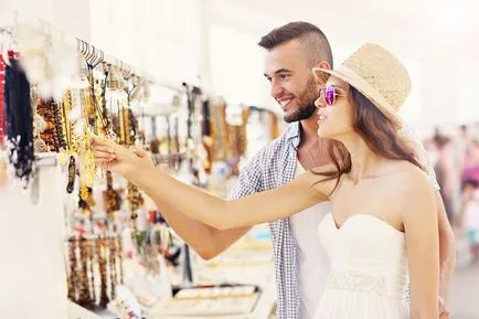 Asta vinde turiștilor Asta vinde turiștilor