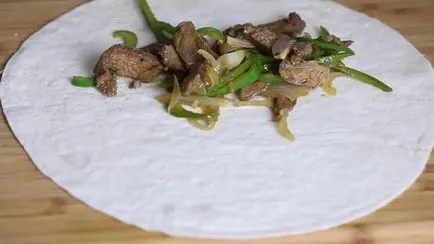 Cum să-și încheie un burrito (burrito va fi acolo) Cum să-și încheie un burrito