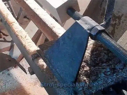Strung pentru lemn cu mâinile lor Strung pentru lemn cu mâinile lor