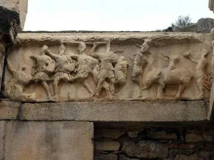 Așa cum au pierit Troy