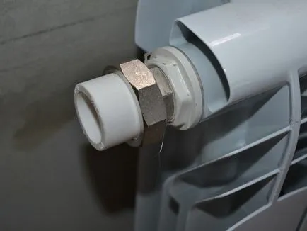 Înlocuirea radiatorului cu mâinile