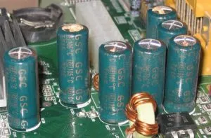 Ce un condensator de pe placa Ce un condensator de pe placa