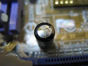 Ce un condensator de pe placa Ce un condensator de pe placa