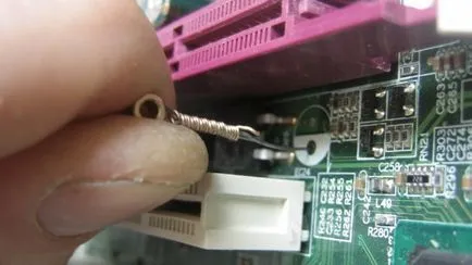 Ce un condensator de pe placa Ce un condensator de pe placa