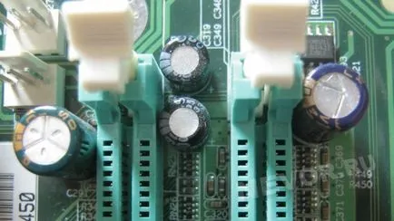 Ce un condensator de pe placa Ce un condensator de pe placa