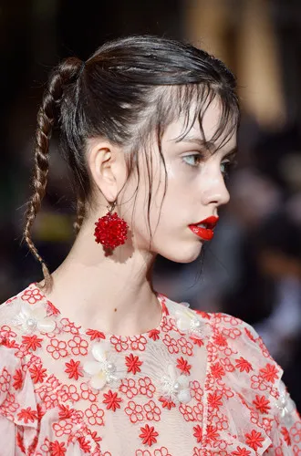 10 Tendințe de primăvară și vara anului 2017, cu Săptămâna Modei din Londra, Marie Claire (săptămâni) 10 Tendințe de primăvară și vara anului 2017, cu Săptămâna Modei din Londra, Marie Claire
