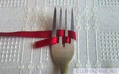 3 moduri de a lega un arc pe o furcă