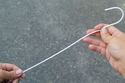 4 viață hacking, pentru a ajuta la deschiderea autovehiculului în cazul în care cheile au fost lăsate în cabină