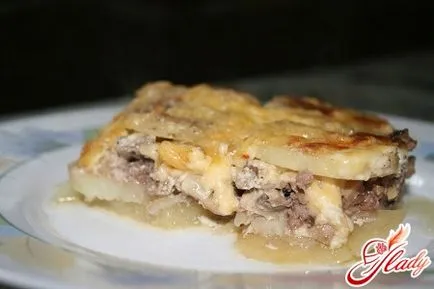 caserola de cartofi cu carne de pui si ciuperci