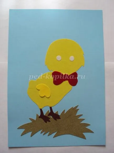 Aplicarea hârtie colorată cu mâinile de pui pentru copii 7-9 ani cu template-uri