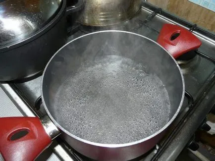 Ce știi că apa atunci când re-fierbere este mult mai periculos pentru sănătate (fierbere) Ce știi că apa atunci când re-fierbere este mult mai periculos pentru sănătate