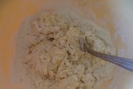 Nedospită aluatul pentru plăcinte în cuptor și în tigaie