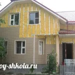 Casa din lemn în afara mantale cere mai bine mantale acasă!
