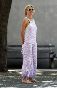 Ce să poarte un costum, arta de a fi femeie