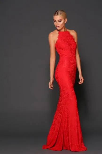 Acesta este combinat cu o rochie rosie in ceea ce sa poarte rochie rosie