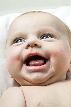 Atunci când un copil începe să zâmbească, ce timp copilul începe să zâmbească, ca răspuns la mama mea în mod deliberat (atunci când copilul începe să zâmbească) Atunci când un copil începe să zâmbească, ce timp copilul începe să zâmbească, ca răspuns la mama mea în mod deliberat