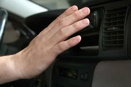 Cantitatea de agent frigorific din instalația de aer condiționat al volumului de masă auto, lichid utilizat ca (lichid) Cantitatea de agent frigorific din instalația de aer condiționat al volumului de masă auto, lichid utilizat ca