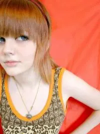 Dakota Rose fără machiaj