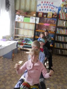 Ziua Biblioteca - Novoselovskogo intersettlement Biblioteca Centrală (copii colonizatoare Bibliotecă) Ziua Biblioteca - Novoselovskogo intersettlement Biblioteca Centrală