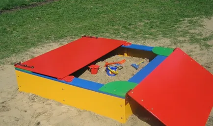 Sandbox pentru copii cu mâinile lor