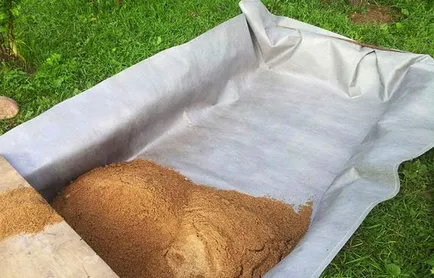 Sandbox pentru copii cu mâinile lor