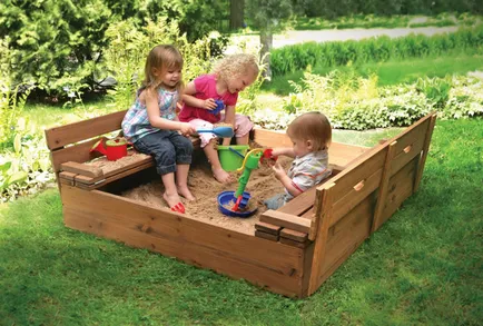 Sandbox pentru copii cu mâinile lor