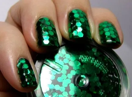 Design de unghii verde, manichiura cu poze 30 poze