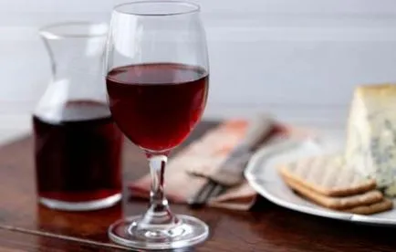 vin roșu de casă, fructe de pădure și fructe rețete de la un profesionist (dieta) Casă vin roșu, fructe de pădure și fructe rețete de la profesionale