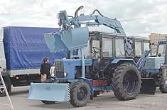 buldozer buldoexcavatoare cu cupe și lopeți napereves (cupă) buldozer Buldoexcavatoare cu cupă și lopata la gata