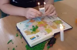 Ghicitul se potrivește cu dorința soțului ei și metoda de lucru